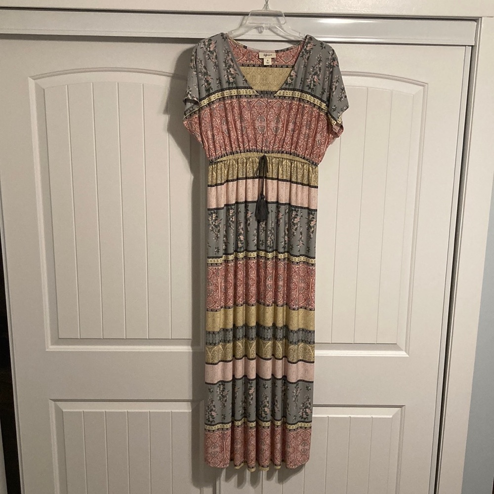 Macys Style & Co. Medium Maxi Dress. Polyester & Spandex material.